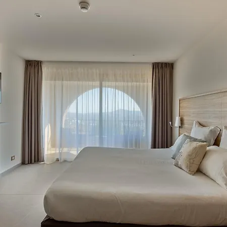 Domaine Des Gueules Cassees Hotel 3*