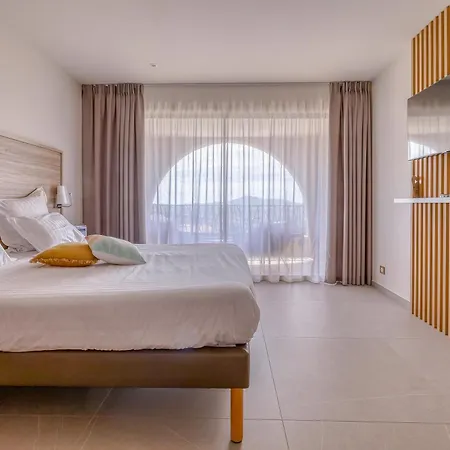 Domaine Des Gueules Cassees 3*
