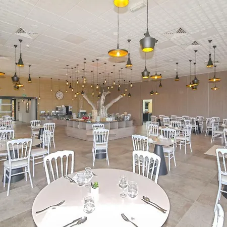 Domaine Des Gueules Cassees Hotel 3*